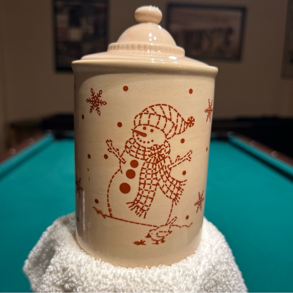 Vintage hand painted ceramic candy/snack jar with lid & rubberized seal